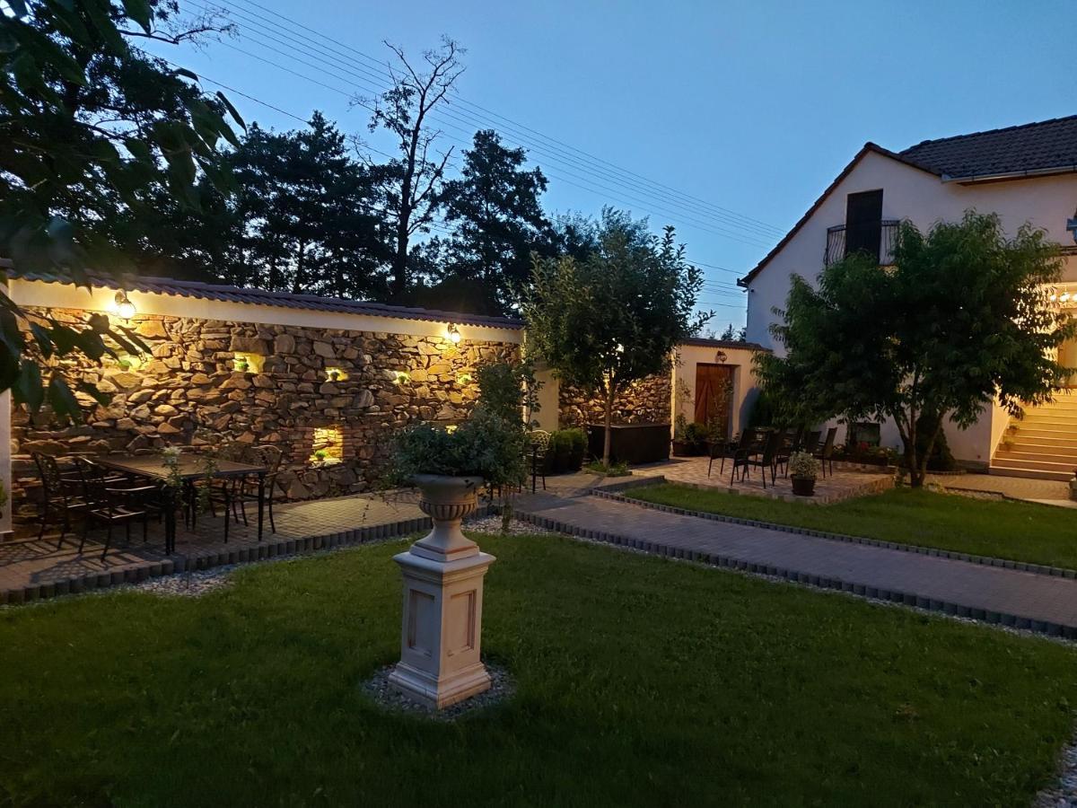 Conacul Poetilor Hotel Gura Rîului Buitenkant foto