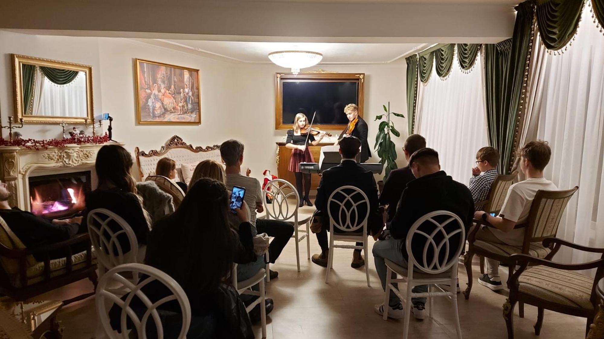 Conacul Poetilor Hotel Gura Rîului Buitenkant foto